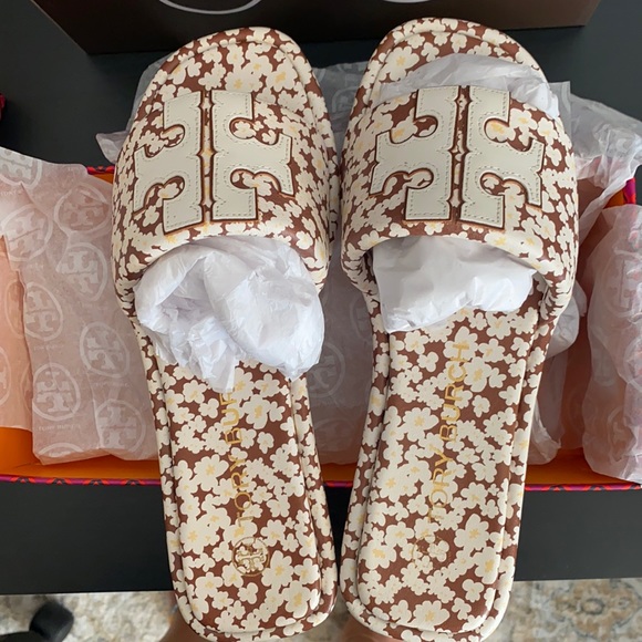 Tory Burch Shoes - EUC Tory Burch Reverie Daisy T-Slides